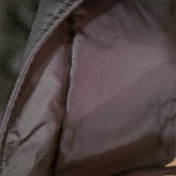 GALLERY black medium raincoat - Picture 6 of 10